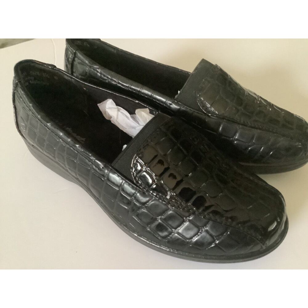 womans easy street black womans loafer shoes 6 1/2 NEW